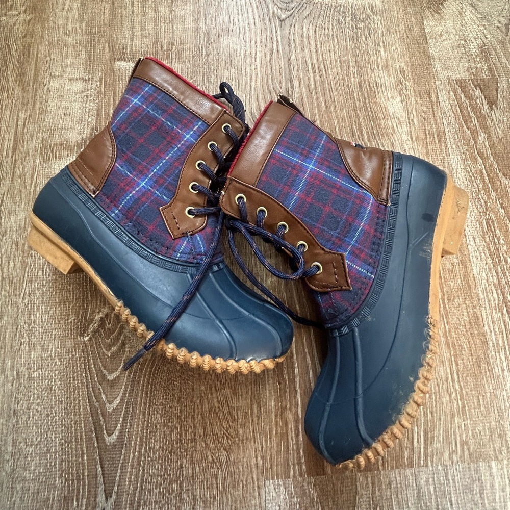 Tommy Hilfiger Women’s Duck Boots